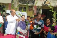 ঈশ্বরদীর বাঁশেরবাদা প্রাইমারিতে বৃক্ষরোপণ উৎসব
