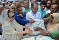 খালেদা জিয়ার চেয়ারে বসে বিব্রত মির্জা আব্বাস