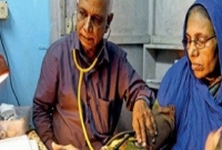 ৪০ বছর ধরে মাত্র দুই টাকাতেই রোগী দেখছেন এই চিকিৎসক
