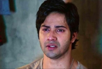 বরুণ ধাওয়ানকে কাঁদিয়েই ছাড়লেন পরিচালক সুজিত!