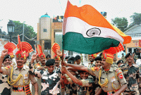 এই শহরে রোজ জাতীয় সঙ্গীত না গাইলে পাঠিয়ে দেওয়া হবে পাকিস্তানে