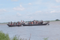 অর্ধশত ছাত্রী নিয়ে শীতলক্ষ্যায় নৌকাডুবি