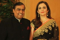 ভারতের শীর্ষ ধনীর স্ত্রী হয়েও মাত্র ৮০০ টাকা বেতনে চাকরি