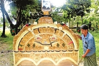 জমি বেচে ও ঋণের টাকা দিয়ে প্রধানমন্ত্রীর জন্য খাট তৈরি করলেন আবুল কাশেম