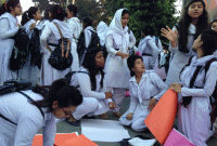 স্কুলছাত্রীর আত্মহত্যা, বিচার দাবি করে সহপাঠীদের বিক্ষোভ, অবরোধ