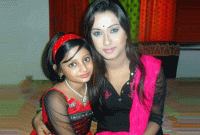 ববির সাথে এই ছোট্ট মেয়েটিই এখন নায়িকা
