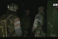 মাঝ রাতে গুলির লড়াই, ৩ জঙ্গিকে উড়িয়ে দিল সেনাবাহিনী