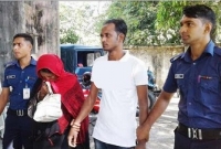 কাঁদতে কাঁদতে একমাত্র ছেলেকে পুলিশে দিলেন মা