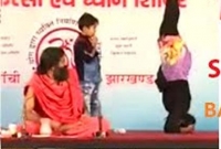 রামদেবকে কি এমন দেখালেন মুসলিম মহিলা? যে হুমকি খেলেন মহিলা!