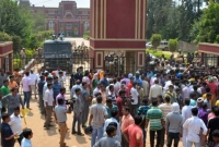 স্কুল পরীক্ষা পিছিয়ে দেওয়ার জন্য সহপাঠীকে খুন করলো কিশোর