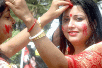 হিন্দু নারীরা সিঁদুর পরেন কেন? এর আসল কারণ জানলে আপনিও অবাক হবেন