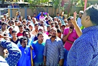 বড়লেখায় মসজিদে তালা, উত্তেজিত মুসল্লিদের থানা ঘেরাও