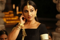 আমার বুকের দিকে তাকিয়ে কুরূচিপূর্ণ ইঙ্গিত দিয়েছিলেন: আরও যা বললেন বিদ্যা বালান