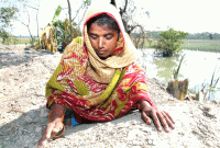 'যখন ওর লাশ পাইছি মেয়েরে গলায় জড়ায়ে ধরেই ছিল'