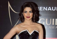 পোশাকে আপত্তি: তাই বহুবার বিভিন্ন রকমের প্রস্তাবের সম্মুখীন হয়েছেন প্রিয়াংকা