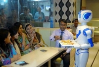  এই প্রথম রোবট রেস্টুরেন্টের যাত্রা শুরু হলো ঢাকায়