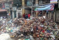 দীপু মনি-কামরুলের অনুষ্ঠানস্থলে ‘রহস্যজনক’ ২ ট্রাক ময়লা!