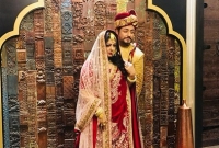 রাজকীয় বেশে দর্শকের সামনে মৌসুমী-ওমর সানি