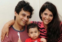 ইসলাম ধর্ম গ্রহণ না করলে স্ত্রীকে খুনের হুমকি স্বামীর, পুলিশের দ্বারস্থ হিন্দু মডেল