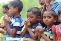 'কোল থেকে কেড়ে নিয়ে শিশুদের পুড়িয়েছে মিয়ানমারের সেনাবাহিনী'