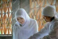 কোন এক ব্যক্তি জনৈক মহিলাকে চুমু দিয়ে ফেলল, তারপর রাসূল সা.-এর নিকট এসে...