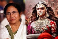 পশ্চিমবঙ্গে ‘পদ্মাবতী’ মুক্তিতে বিশেষ ব্যবস্থা করা হবে : মমতা ব্যানার্জী