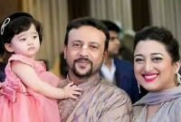 বাগদান বার্ষিকীতে তারকা দম্পতি রিয়াজ-তিনা