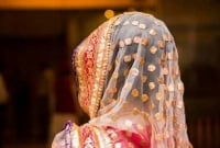 প্রেমিকাকে দেখে নববধূ ফেলে দৌড়ে পালালেন শিক্ষক-স্বামী