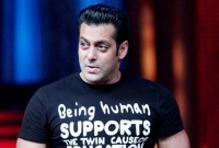 তুমুল হৈচৈ, রেগে মেগে বেরিয়ে গেলেন সালমান খান