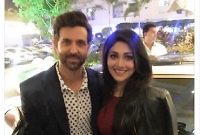  হৃত্বিক রোশনের সাথে কী করছেন পিয়া বিপাশা?