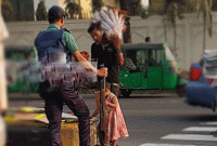 ‘না, যামু না, মাইরে ছাইড়া কোনোহানে যামু না’