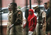 স্বেচ্ছায় ইসলাম গ্রহণের বিষয়ে আদালতেও অনড় ভারতীয় নও-মুসলিম হাদিয়া