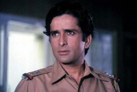 বলিউডের জনপ্রিয় অভিনেতা শশী কাপুর আর নেই