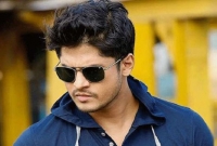 ভালোবাসা দিবসে ‘হাফ গার্লফ্রেন্ড’ নিয়ে আসছেন নিলয়