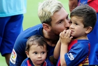 মেসির বড় ছেলে ‘বিস্ময়কর’, ছোট ছেলে ‘ভয়ঙ্কর’