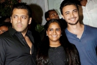  ভাইজানের হাত ধরে বলিউডে ভগ্নিপতি