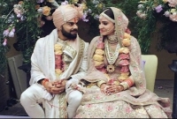  একটা বিলাসবহুল গাড়ির থেকেও দামি অনুষ্কার বিয়ের লেহেঙ্গা!