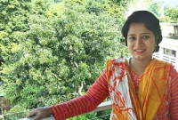 নারীর সামনে প্রশ্ন: ভাল পাত্রকে বিয়ে করবো নাকি আগে আত্মনির্ভরশীল হবো?