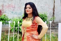 বিনা পারিশ্রমিকে দেশের গান গাইলেন সালমা