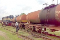 রাজশাহীতে দুই শিশুর উপস্থিত বুদ্ধিতে  রক্ষা পেল ট্রেন!