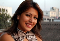 মেয়েকে নিয়ে কানাডায় চলে গেলেন তিন্নি