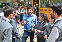 সারাদিন স্কুলে শিক্ষকতা, আর সন্ধ্যা হলেই জেলে ফিরে যান; প্রেমিকার খুনি গৌরব!