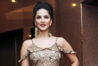 বলিউডে কারা তাঁর প্রেরণা, মুখ খুললেন সানি লিওন! কারণ জানলে আপনিও অবাক হবেন