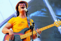 ঢাকা উত্তরে মেয়র প্রার্থী ব্যান্ড তারকা শাফিন  