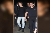 তাহলে কী ক্যাটরিনাকে নিয়ে গভীর রাতে রোমান্স জিন্দা হ্যায়?