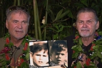 ৬০ বছর পর দুই বন্ধু জানতে পারলেন তারা আসলে আপন ভাই!