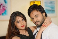 গানটি গাওয়া হয়েছে হিন্দিতে