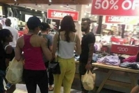 যে কারণে ডিসকাউন্ট শপিংয়ে বিরুষ্কা!