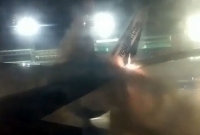  বিমানবন্দরে দুই বিমানের সংঘর্ষ