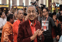 ৯২ বছর বয়সে নতুন এক ইতিহাস নির্মাণ করতে যাচ্ছেন মাহাথির